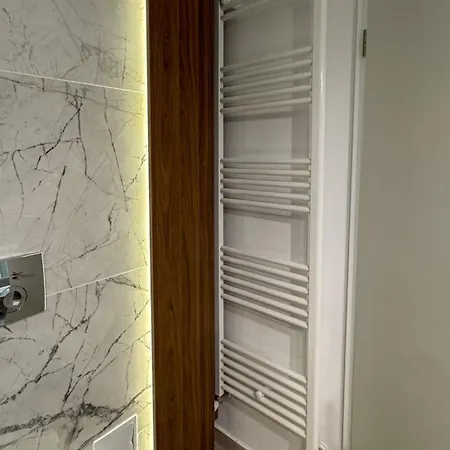 Apartamento Qualis Coresi *